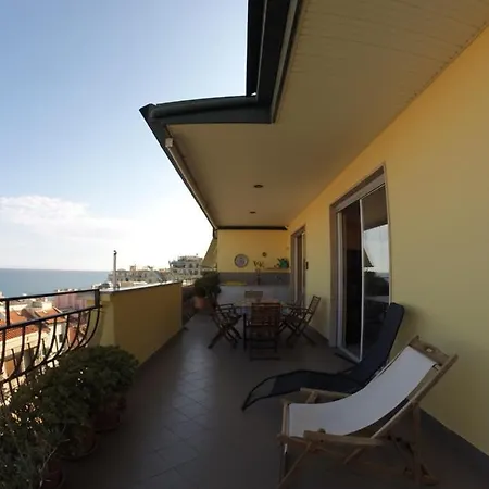 Apartment Splendida Terrazza Vista Mare 2 Da Letto