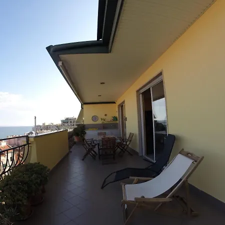 Apartment Splendida Terrazza Vista Mare 2 Da Letto